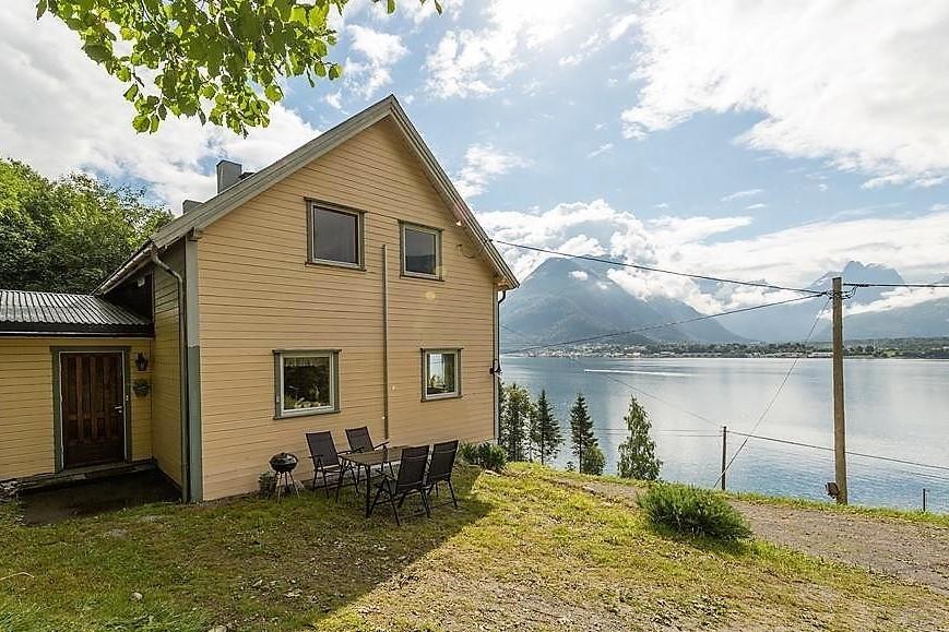 Isfjorden Tindelykkeヴィラ エクステリア 写真