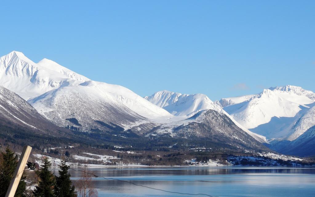Isfjorden Tindelykkeヴィラ エクステリア 写真