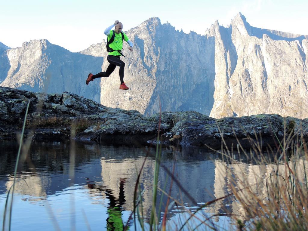 Isfjorden Tindelykkeヴィラ エクステリア 写真